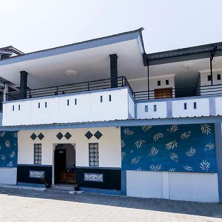 OYO 857 Pakuncen Malioboro Syariah Hotel Yogyakarta Bagian luar foto